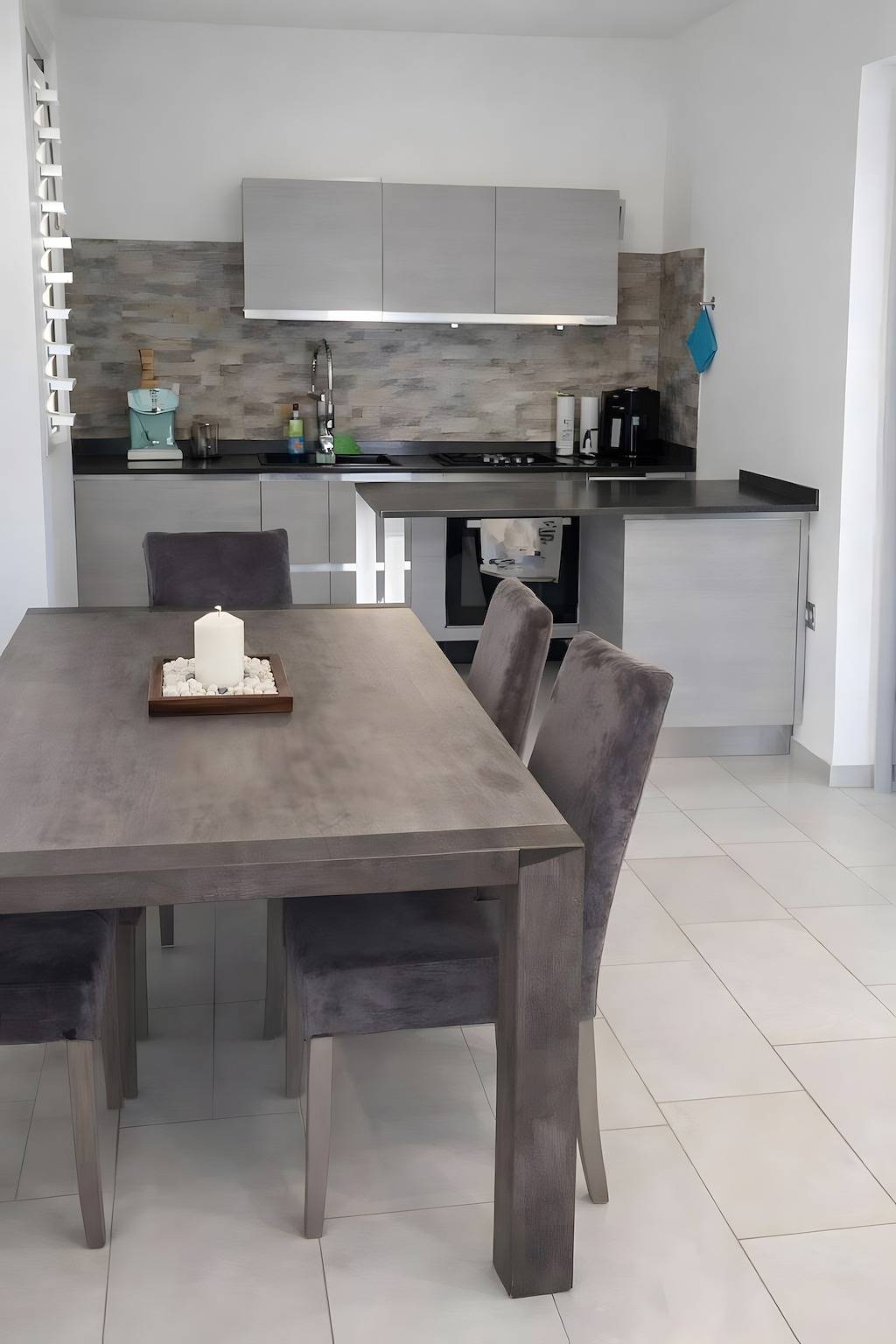 Entire apartment, Apartment 'Perla' with Sea View, Balcony and Air Conditioning in Agrustos, Budoni