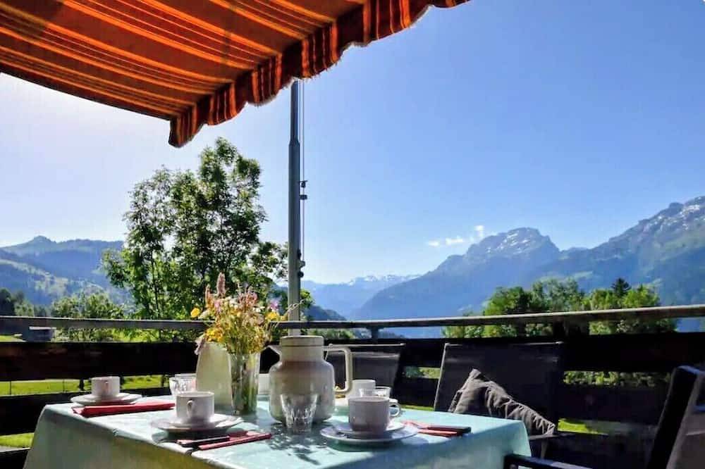 Familienzeit im alten Bauernhaus in Illgau, Schwyz