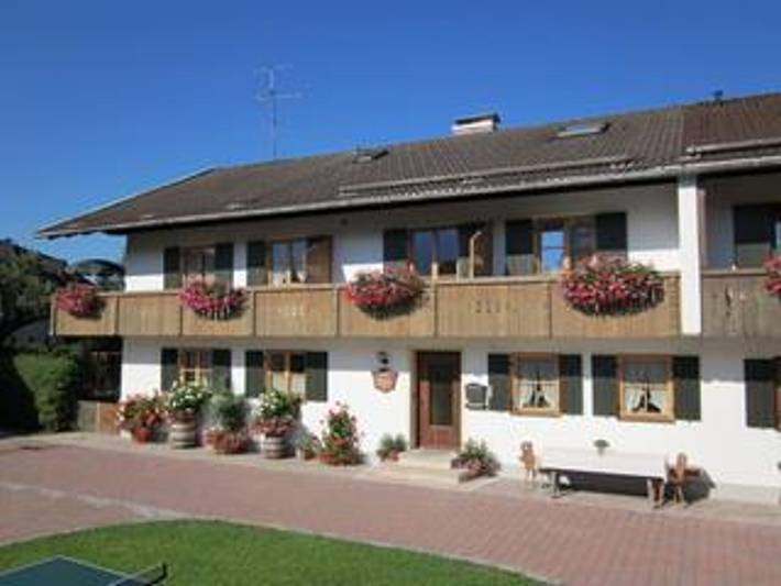 Ferienwohnung für 3 Personen, mit Balkon und Garten, kinderfreundlich im Tölzer Land - 2