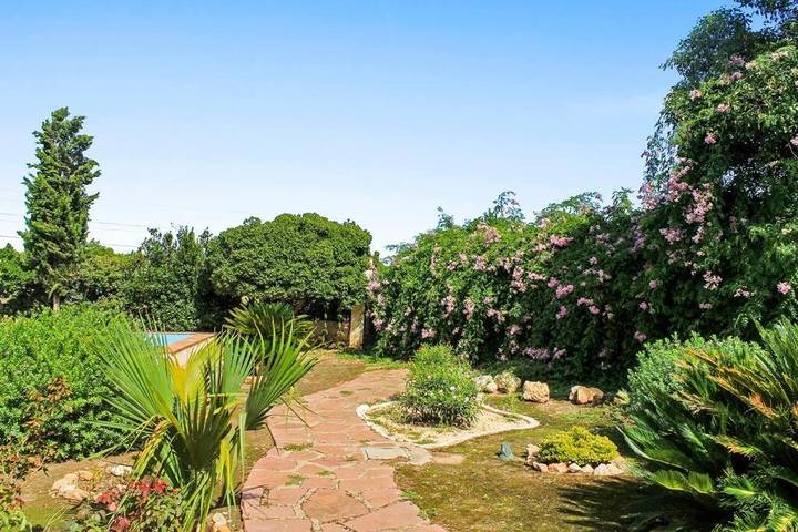 Location de vacances pour 9 personnes, avec piscine ainsi que vue et jardin à Manises - 4