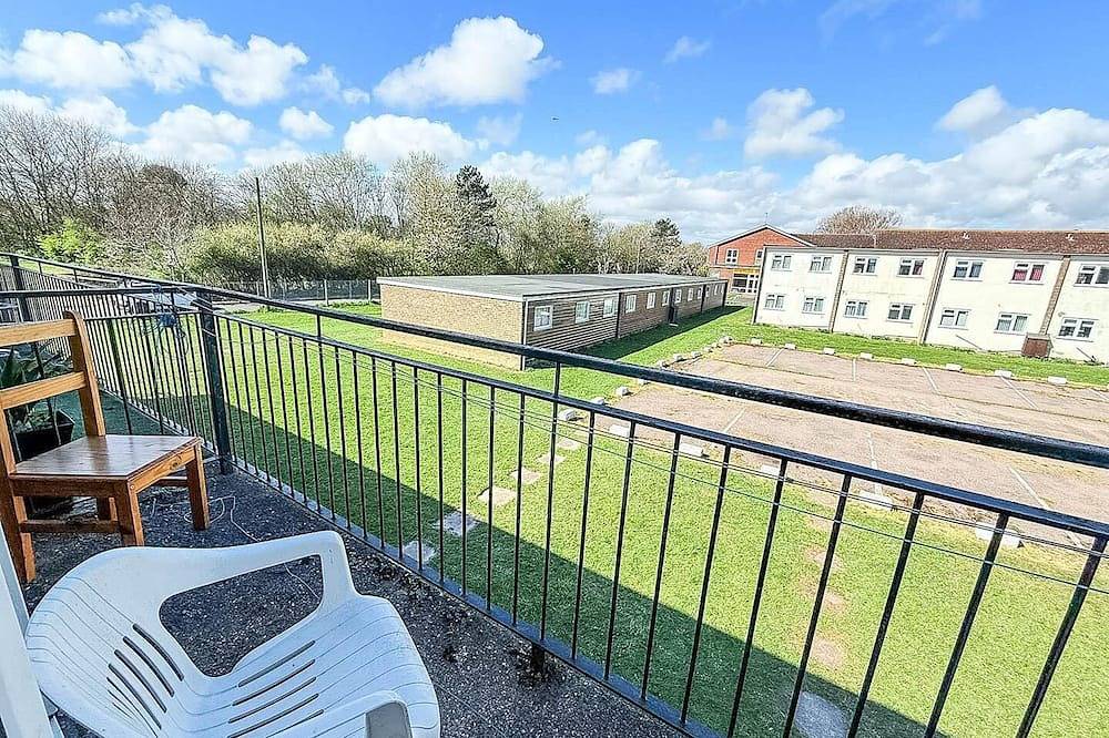 8 berth chalet to hire at Bermuda Holiday Park nearby Hemsby beach ref 18192B in Hemsby, Great Yarmouth