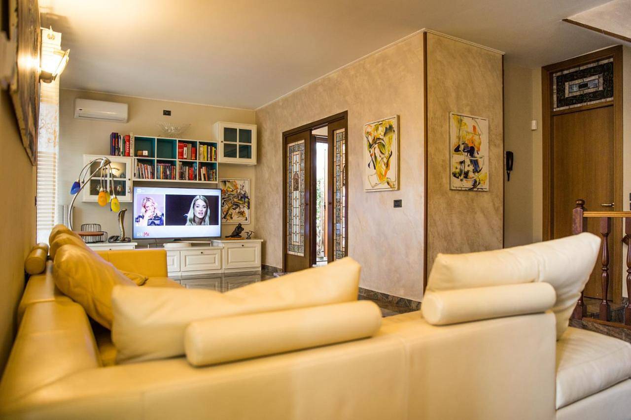 Villa Ivana in Desenzano del Garda, Prealpi Gardesane