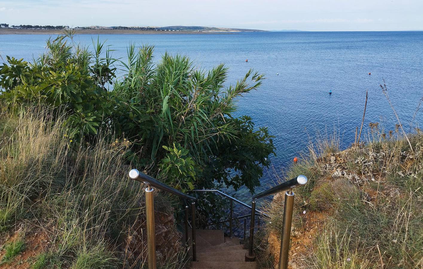 Ganze Ferienwohnung, Gemütliche Ferienwohnung mit Terrasse, 100 m vom Strand „Plaža Perilo“ entfernt in Povljana, Pag