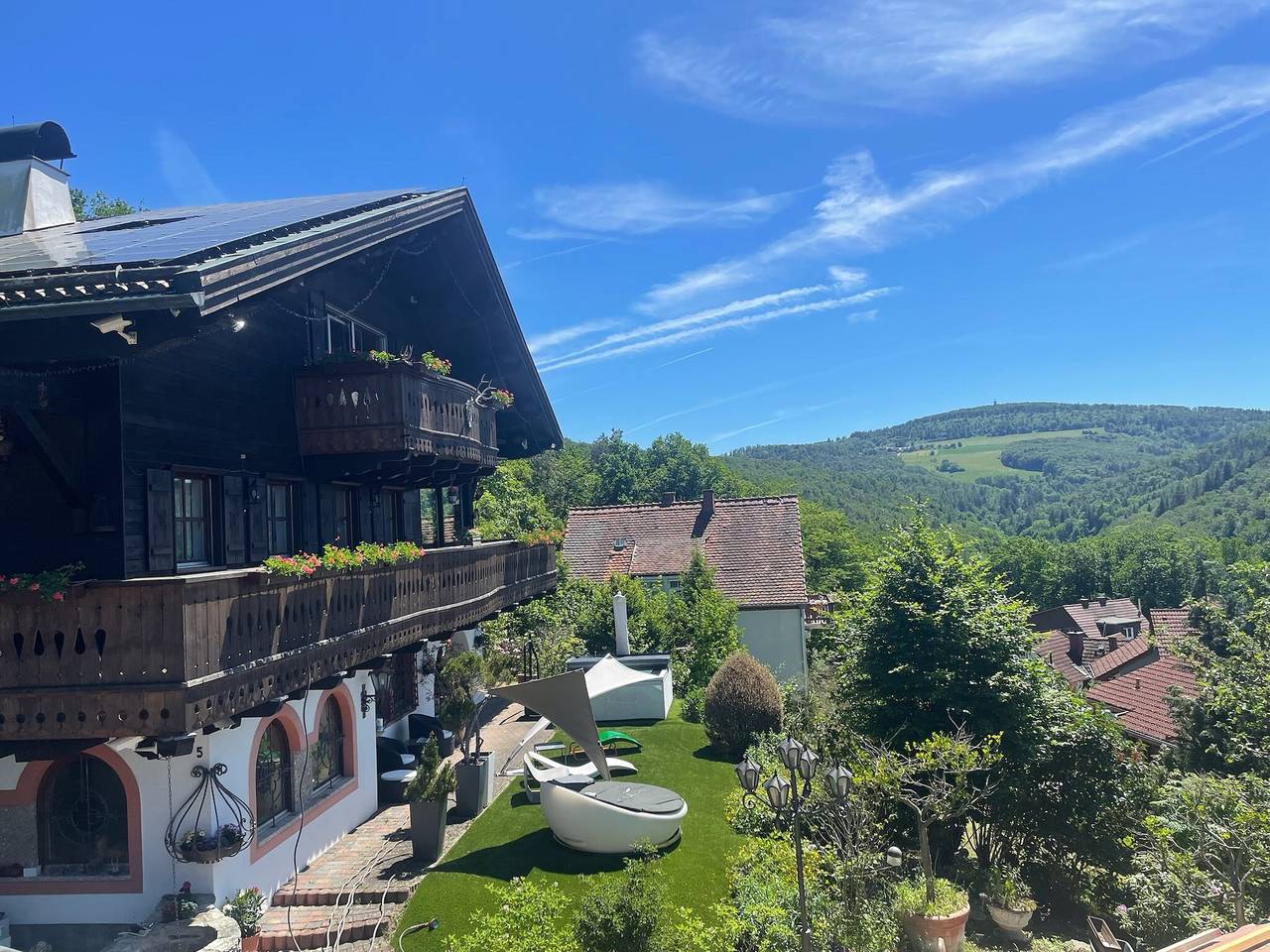 Geheel appartement, Appartement "Weiser Hirsch" in Chalet Burgblick met uitzicht op de burcht in Weilrod, Hochtaunuskreis
