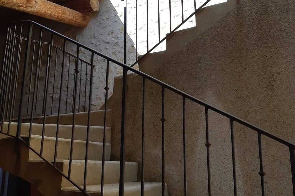 Apartamento entero, Apartamento 4 personas en casa de campo provenzal en el corazón del Luberon in Forcalquier, Parque natural regional del Luberon