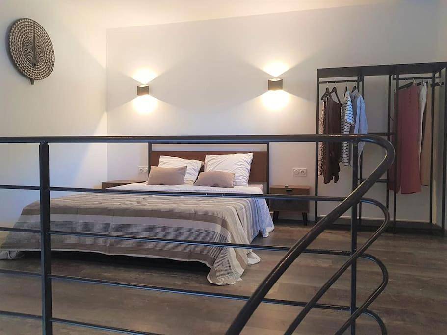 Appartement entier, T1 bis avec mezzanine, belle terrasse et jardinet. in Moncale, Région de Calvi