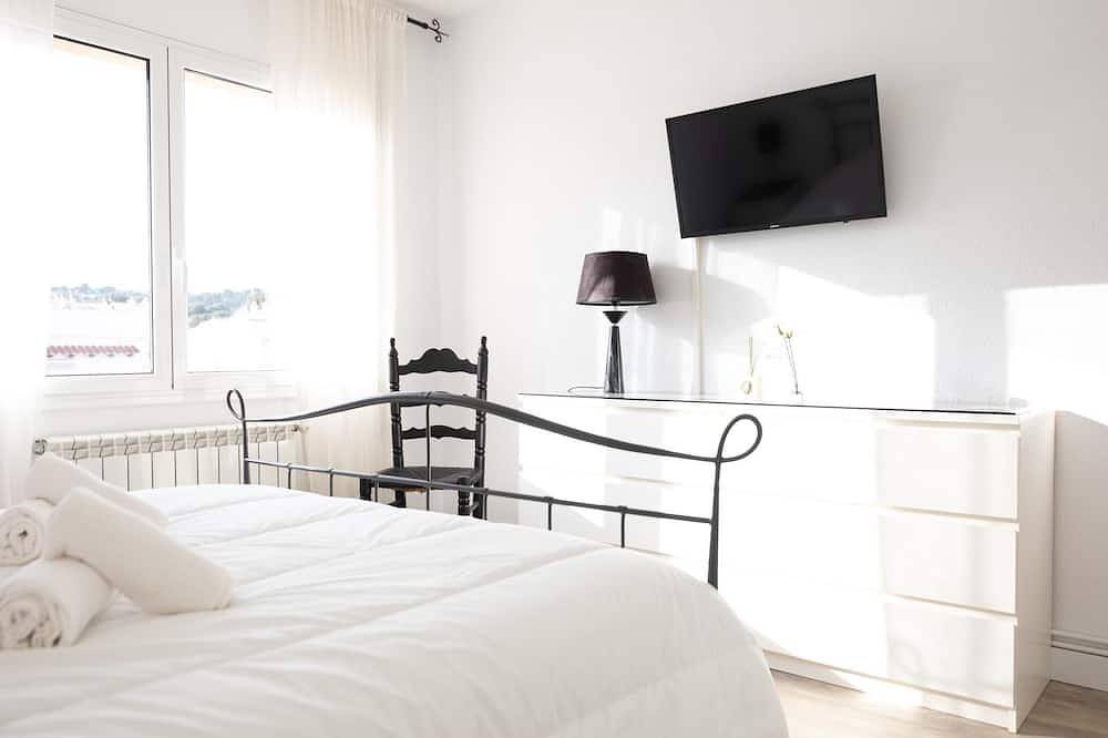 Appartement entier, Appartement avec terrasse 8min pied plage S'Agaró in Platja d'Aro, Costa Brava