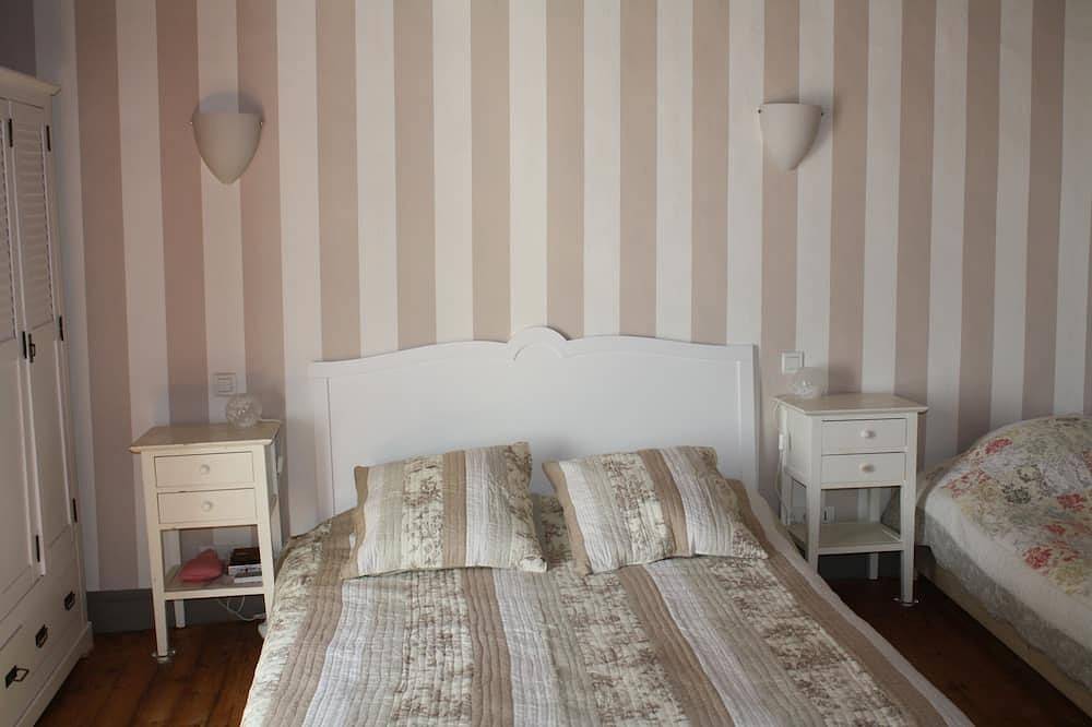 Tracy sur Mer. Demeure de charme rénovée 12 personnes maximum in Tracy-sur-Mer, Région de Bayeux