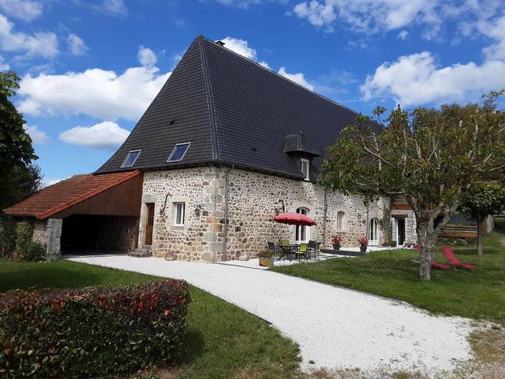 Maison de vacances pour 6 personnes, avec Terrasse ainsi que Jardin et Vue à Saint-Mamet-la-Salvetat