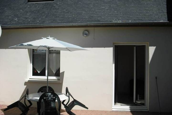 Gîte pour 5 personnes, avec jardin à Surtainville
