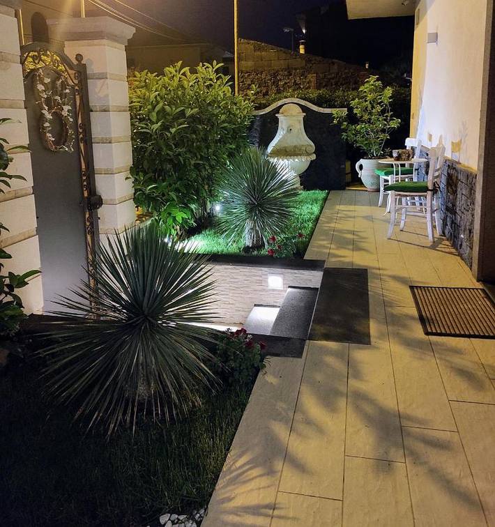 Gîte pour 2 personnes, avec Balcon et Terrasse ainsi que Jardin et Vue à Nicolosi - 3