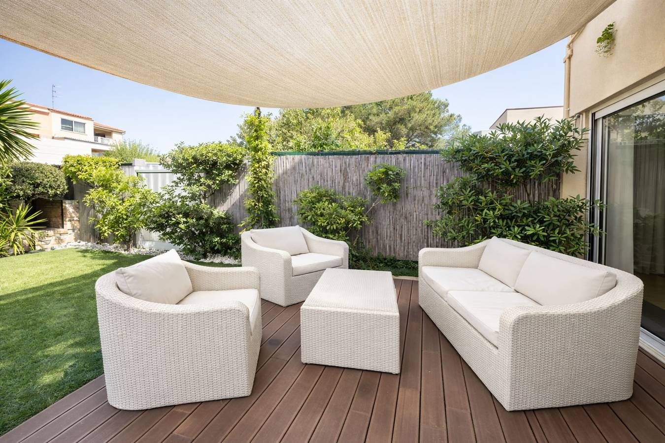 Appartement entier, Lvam - Appartement 2 chambres rénové – Plage à pied – Jardin – Golf 5 min in Cap d'Agde, Agde
