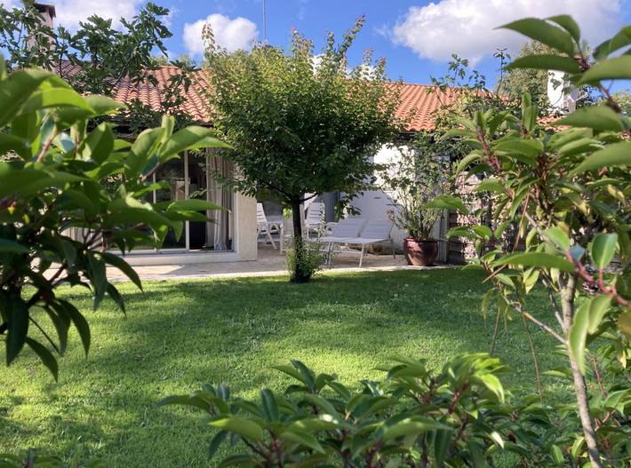 Gîte pour 6 personnes, avec jardin et terrasse en Gironde - 2