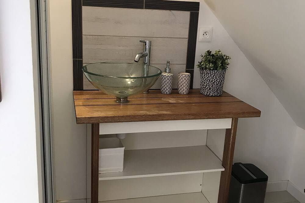 Morgat, charming little house near the beach in Morgat, Iroise