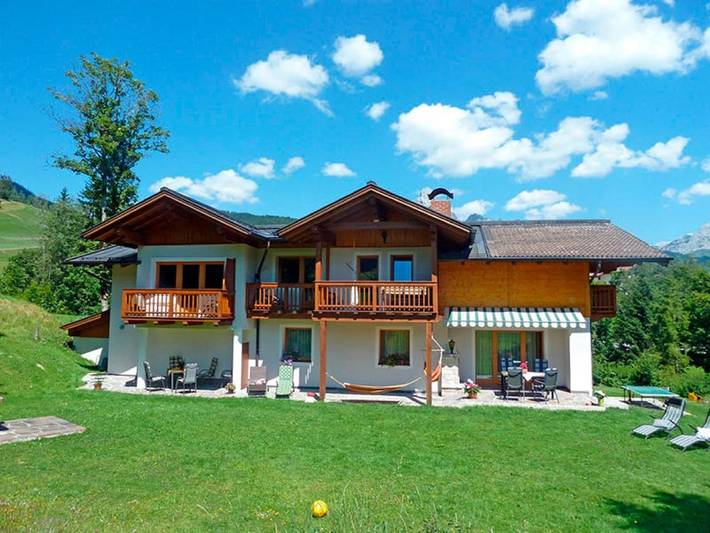 Ferienwohnung für 5 Personen, mit Balkon und Terrasse sowie Garten und Sauna in Tennengau