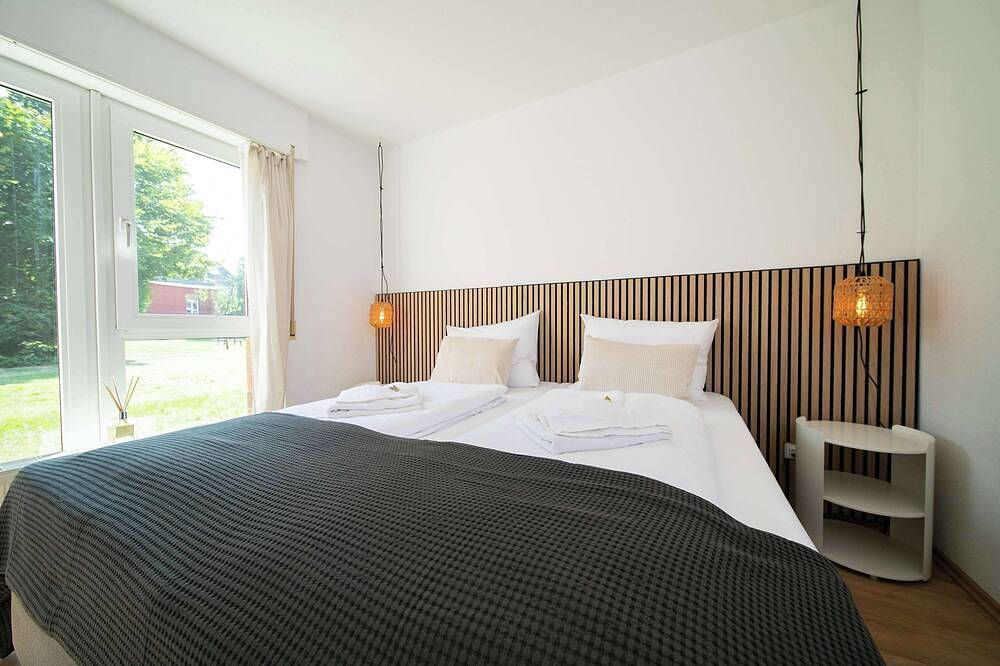 Entire apartment, Favorite Stays: Suite w/ terrace | kitchen | Messe in Neuss, Rhein-Kreis Neuss