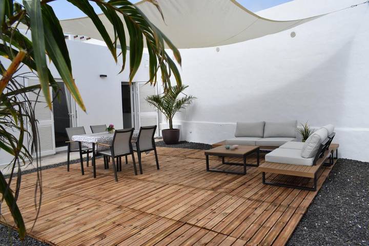Ferienwohnung für 2 Personen, mit Terrasse und Garten in El Golfo