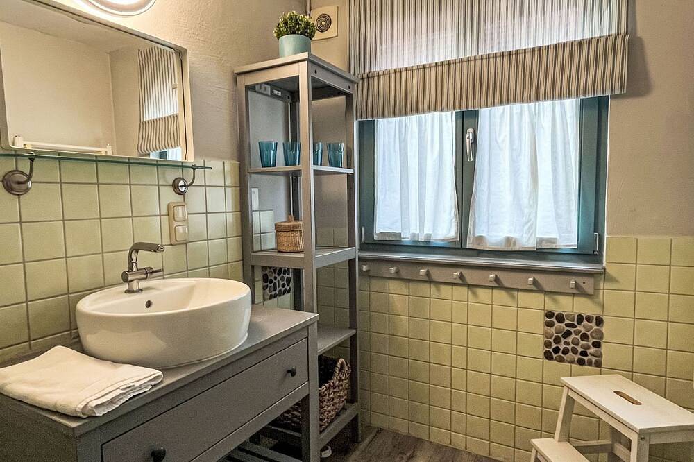 Reetgedecktes Ferienhaus Seelchen in Mölschow, Usedomer Norden