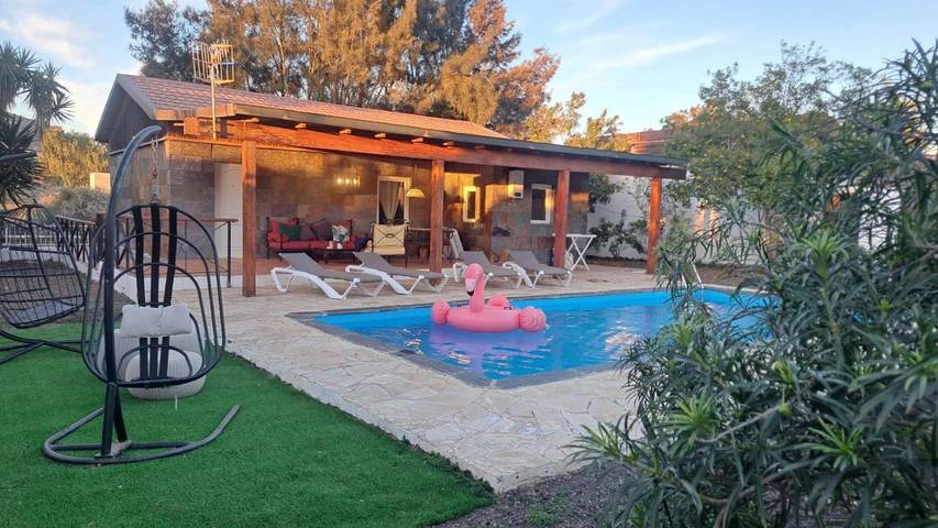 Chalet para 4 personas, con piscina y jardín en La Oliva