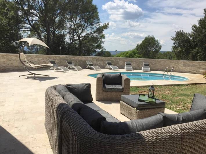 Location de vacances pour 8 personnes, avec piscine ainsi que vue et jardin, adapté aux familles à Villecroze - 2