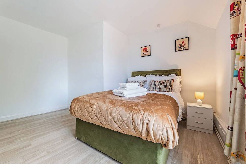 The Thorney Retreat: Peterborough in Thorney (Peterborough), Peterborough