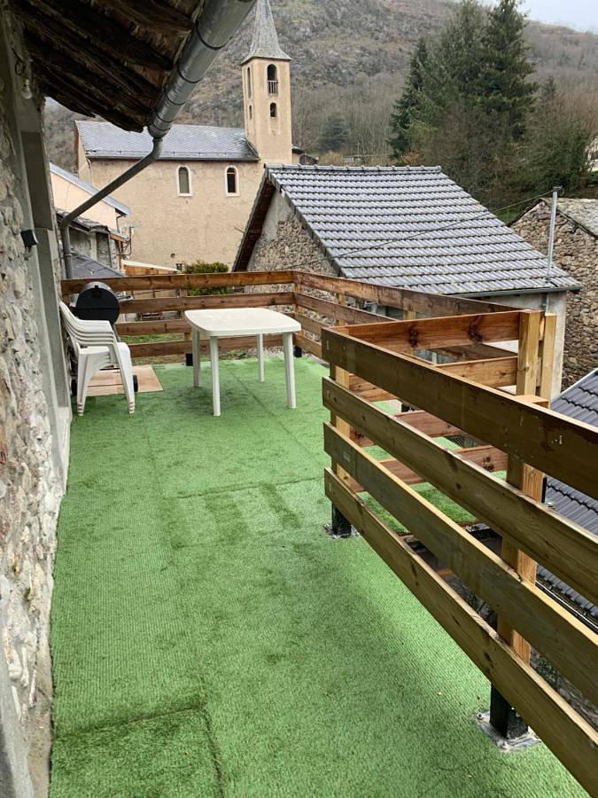 Gîte pour 9 personnes, avec Terrasse à Capoulet-et-Junac