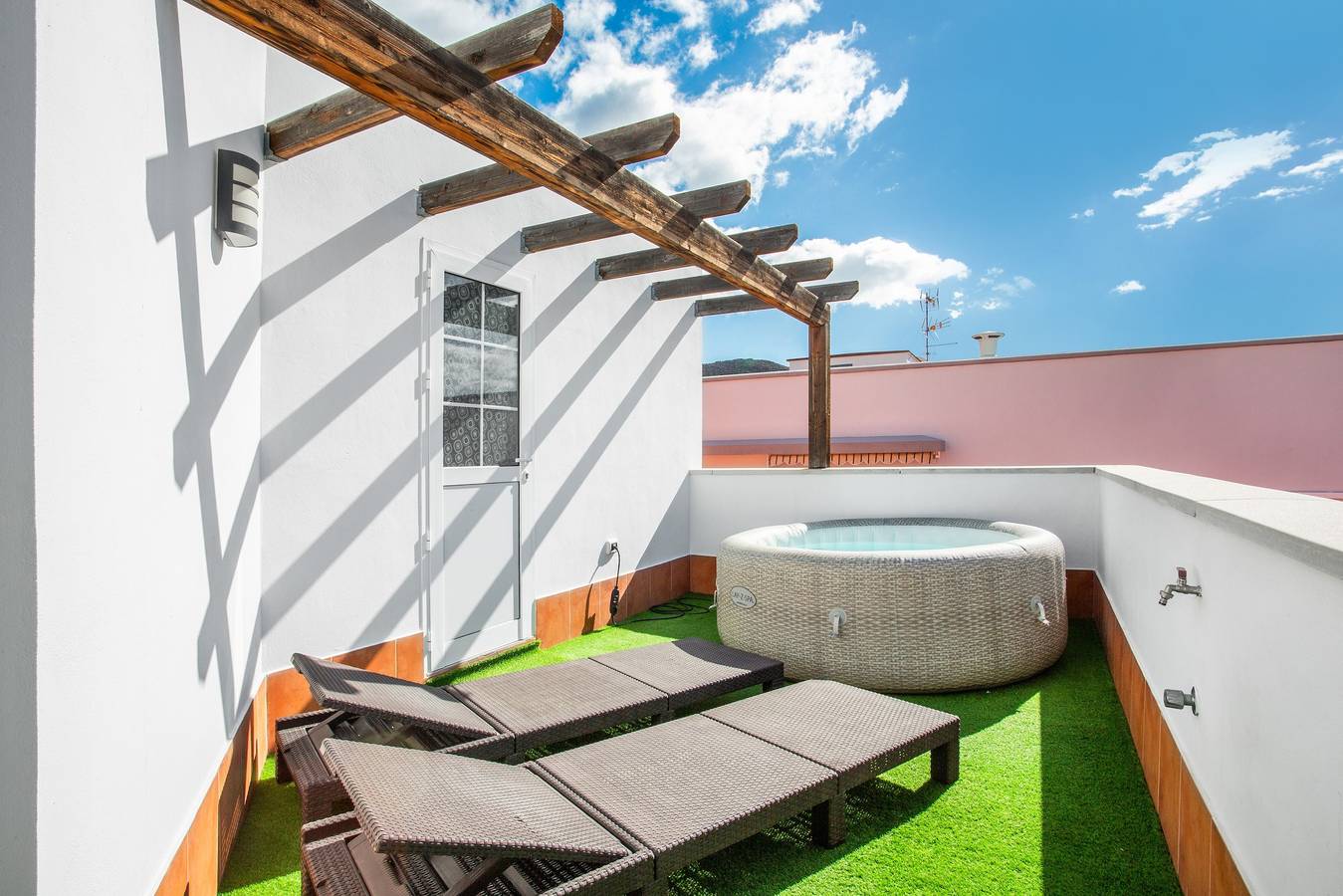 Entire apartment, Vacation Apartment 'Duplex Con Jacuzzi Privado' with Sea View, Private Terrace and Wi-Fi in Fañabé, Adeje