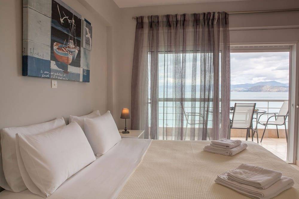 Ganze Wohnung, Direkt am Strand gelegene Ferienwohnung mit herrlichem Meerblick in Xiropigado, Kynouria