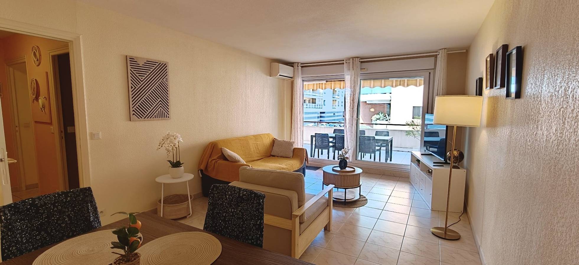 Appartamento intero, Large apartment with a 35 m² terrace in Saint-Raphael Varo, Massif de l'Esterel