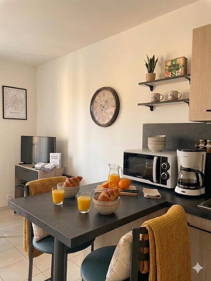 Gîte pour 4 personnes, avec vue et jardin à Saint-Planchers - 4