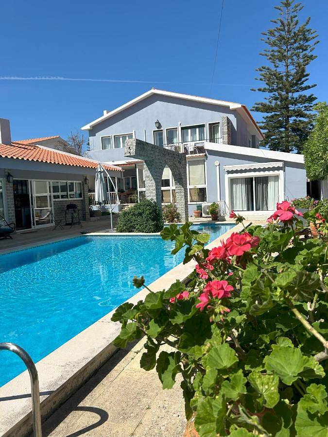 Pousada para 2 pessoas, com jardim e piscina na Costa de Estoril