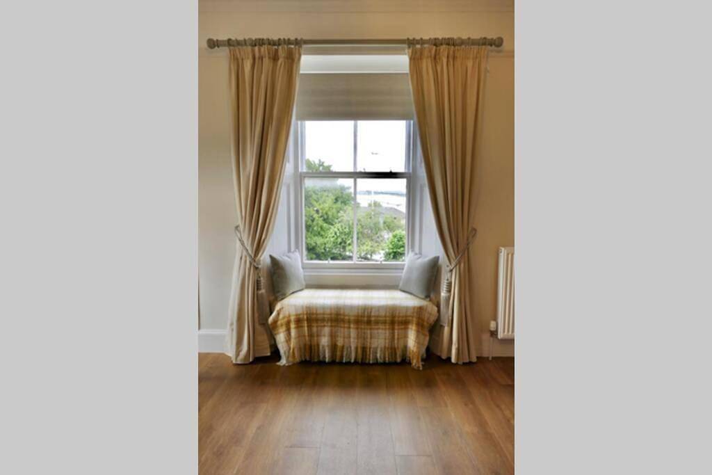 Entire apartment, Three-Bedroom Apartment in Elgin, Moray