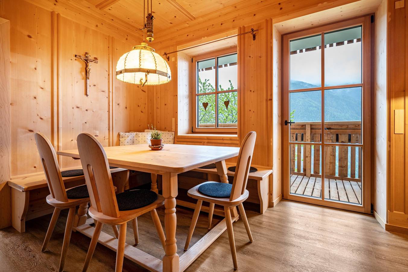 Ganze Wohnung, Apartment 'Valentin36 Geisler' mit Bergblick, Balkon und Wlan in St. Valentin (Villnöß), Villnöß