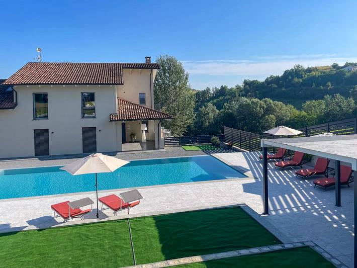 Appartamento vacanze per 8 persone, con balcone e panorama nonché giardino in Monferrato