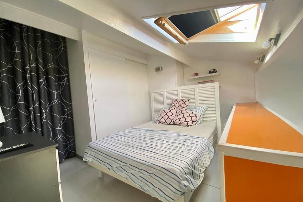 Appartement entier, Appartement 4e étage 300 m plage in Sète, Côte d'Améthyste