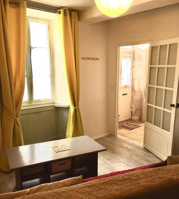 Gîte pour 2 personnes, avec vue et jardin, animaux acceptés à Javerlhac-et-la-Chapelle-Saint-Robert - 4