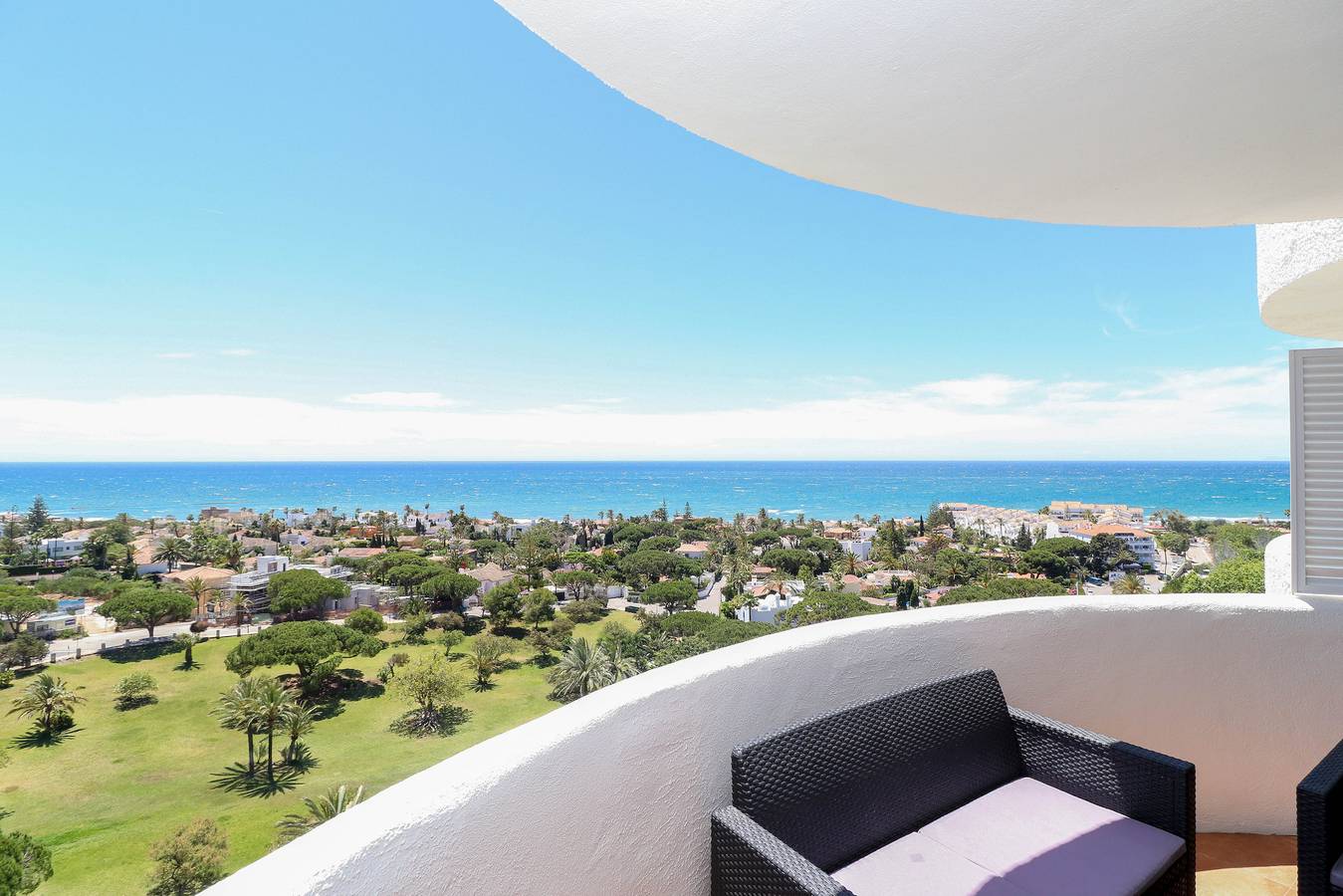 Ganzes Studio, Renovated studio in Elviria, fantastic sea views in Marbella Ost, Marbella
