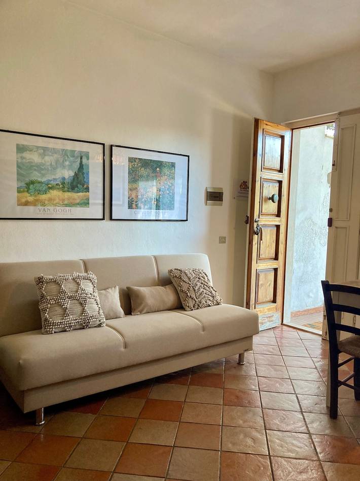 Apartment with Garden Steps from La Conchiglia Beach in San Vincenzo, Etruscan Coast