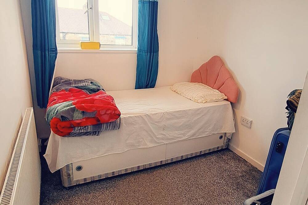Female and Couple Friendly Single Room in Bradford, Yorkshire del Oeste