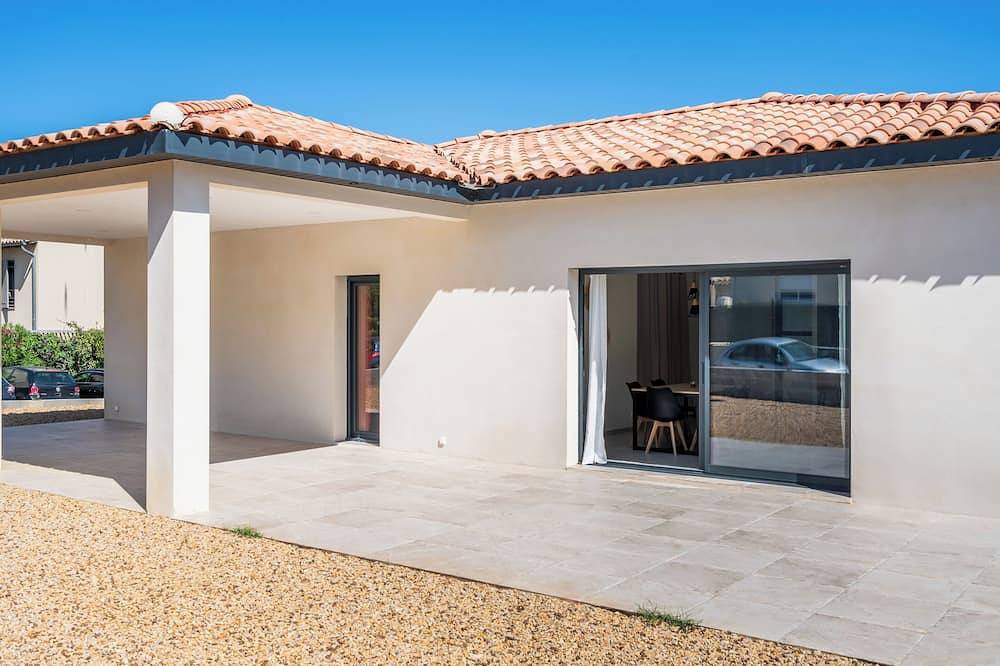 Superbe villa climatisée Proche Uzès, entre Avignon et Nîmes toutes commodités in Connaux, Région de Nîmes