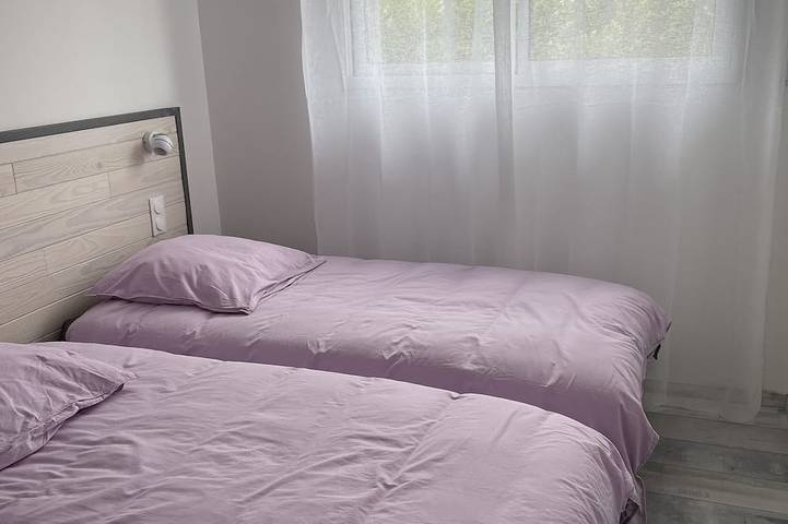 Gîte pour 4 personnes, avec jardin et terrasse, animaux acceptés à Les Moitiers-d'Allonne - 2