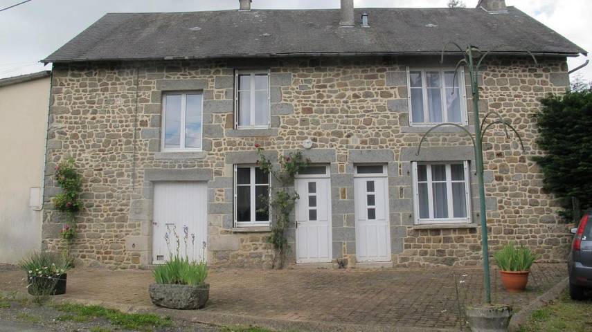 Gîte pour 7 personnes, avec jardin et vue, animaux acceptés à Saint-Sauveur-de-Carrouges