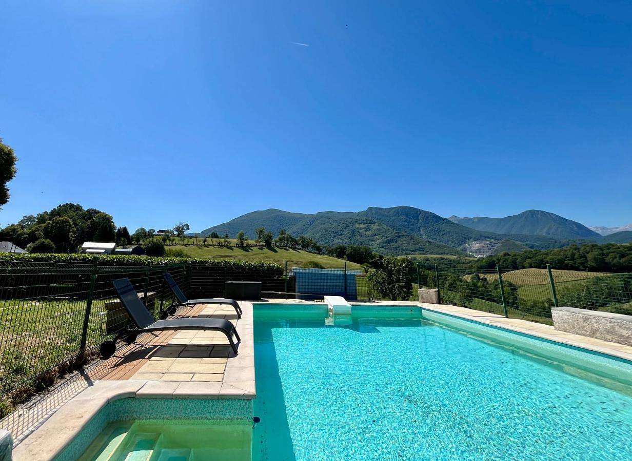 La Maison Lou Nis - 8 personnes - Piscine in Lestelle-Bétharram, Béarn