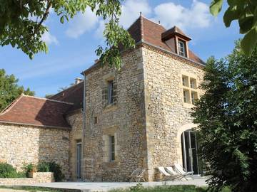 Gîte pour 6 personnes, avec terrasse et jardin à Monsac