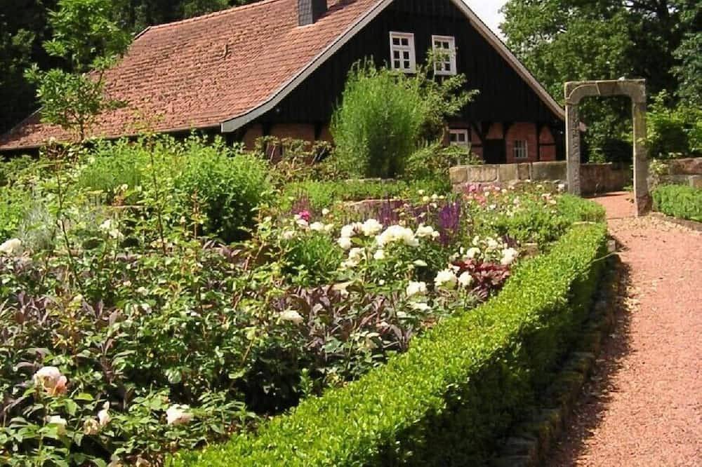Großzügiges Fachwerkhaus mit Garten, ruhige Waldlage, Nichtraucher, Hund erlaubt