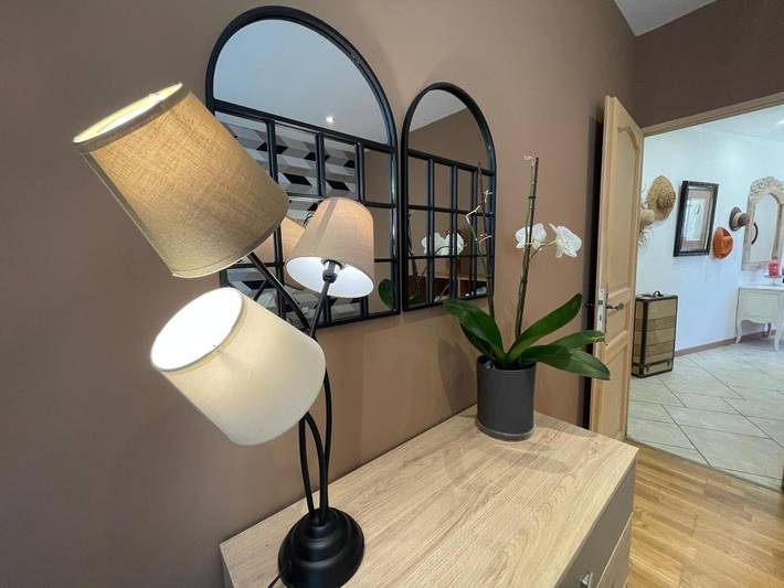 Location de vacances pour 6 personnes, avec piscine ainsi que jardin et vue à Sainte-Anastasie - 4