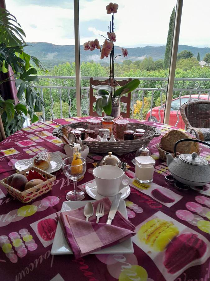 Location de vacances pour 2 personnes, avec vue et jardin à Chauzon - 3
