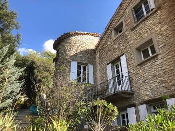 Chambre d’hôte pour 2 personnes, avec vue et jardin ainsi que piscine et sauna à Nyons