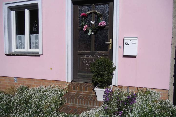 Ferienhaus für 4 Personen, mit Garten und Pool sowie Terrasse an der Müritz