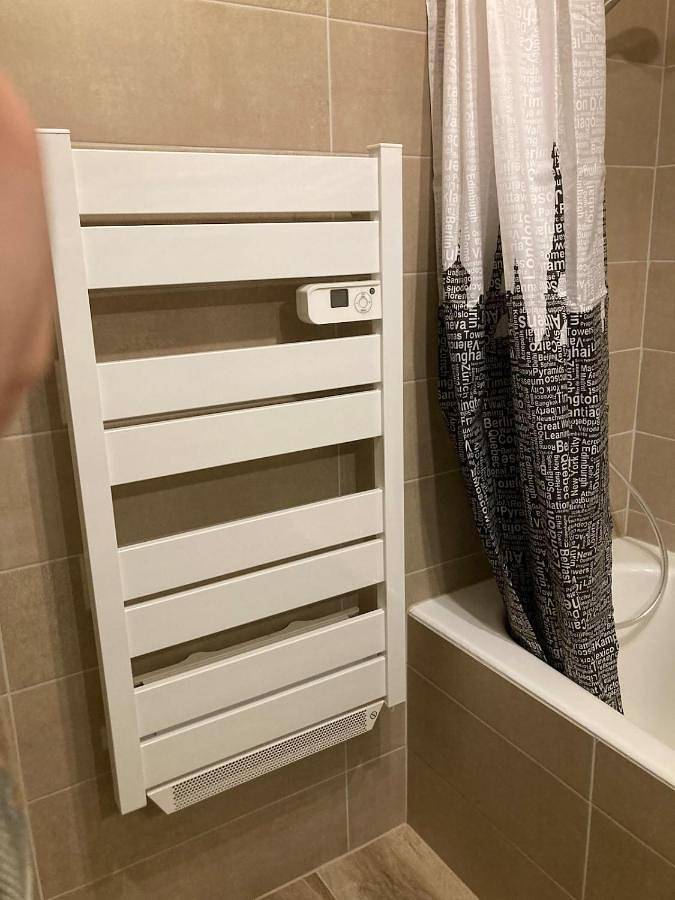 Appartement entier, Two-Bedroom Apartment in Ambilly, Région de Saint-Julien-en-Genevois